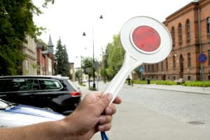 Jakie są konsekwencje niezapłacenia mandatu?